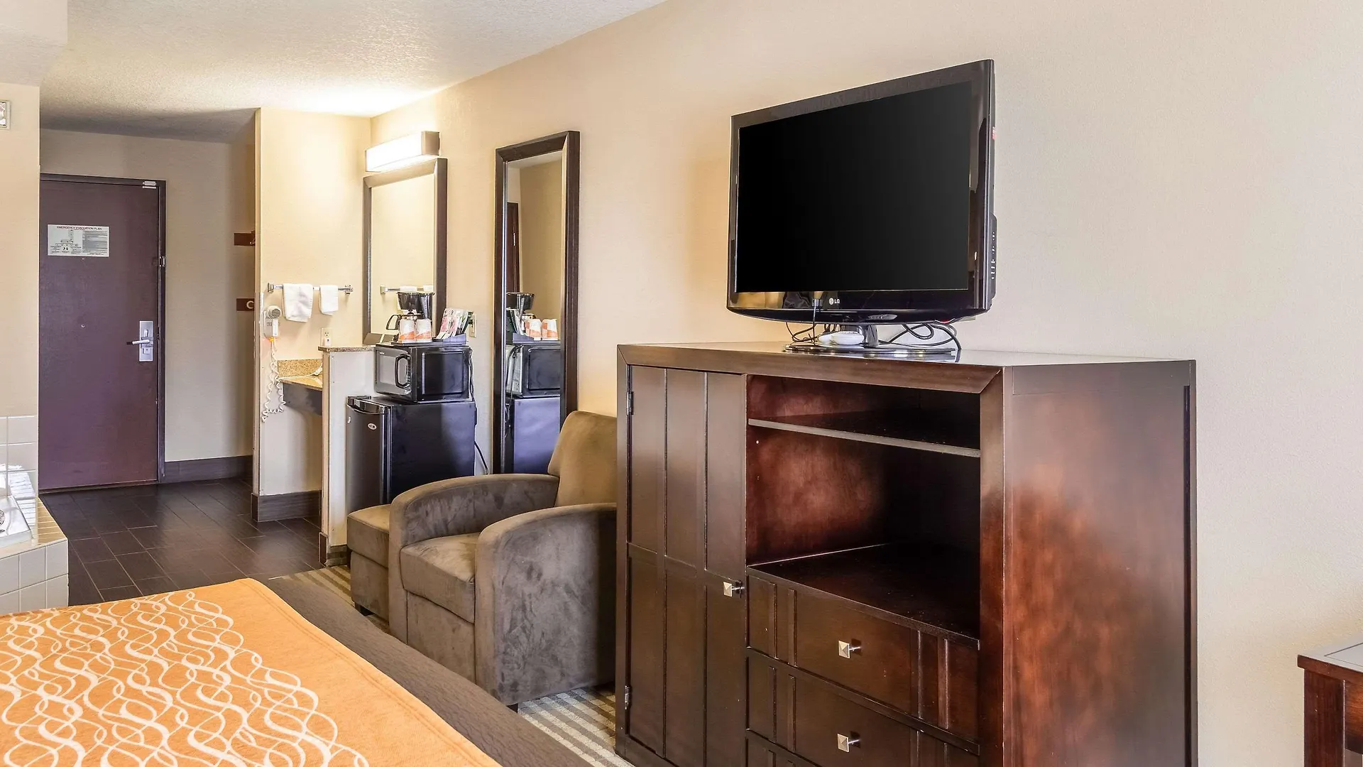 Comfort Inn Portland Near I-84 And I-205 3*,