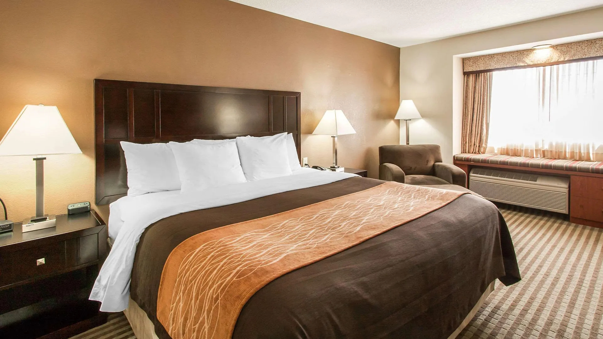 Comfort Inn Portland Near I-84 And I-205