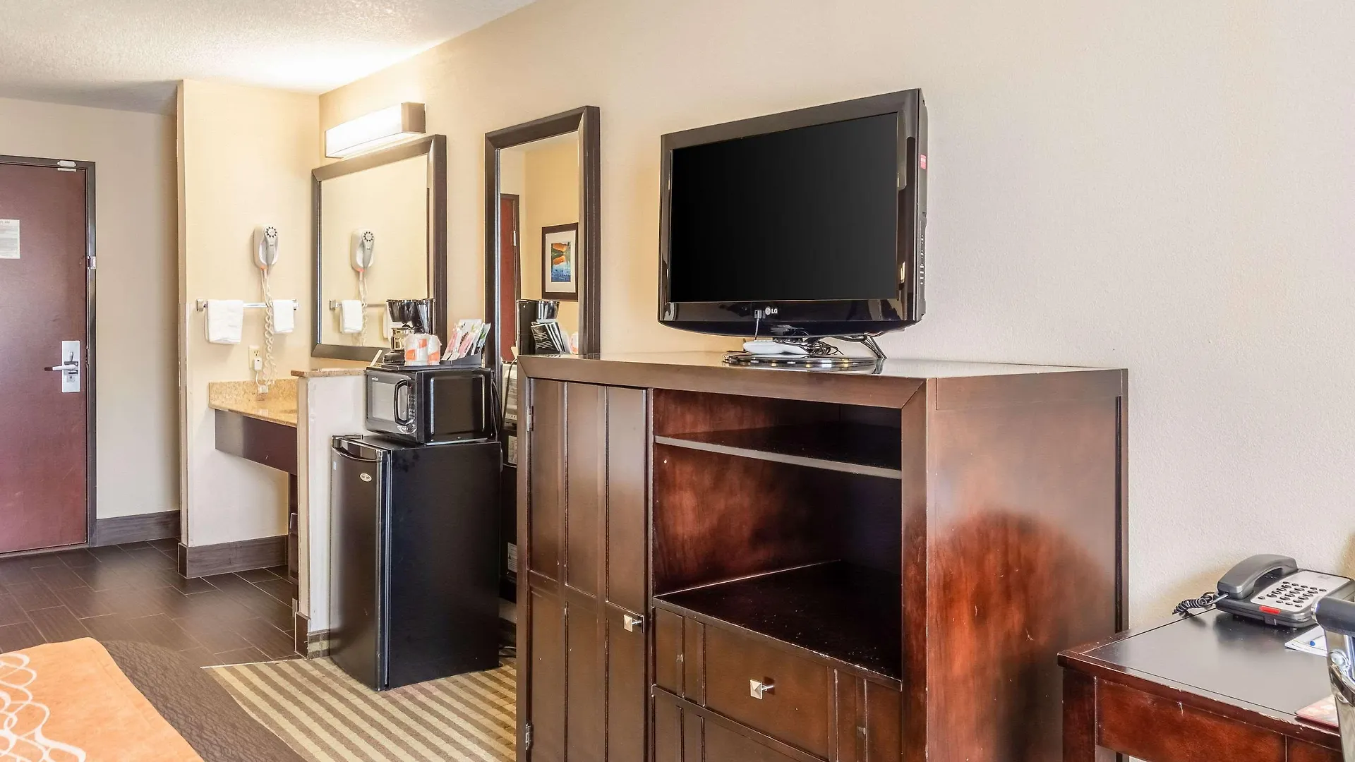 Comfort Inn Portland Near I-84 And I-205