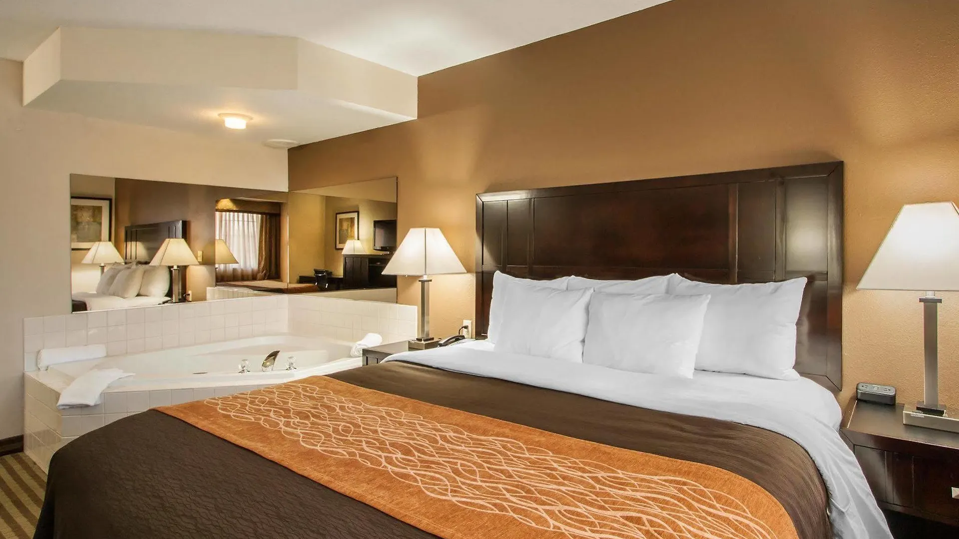 Comfort Inn Portland Near I-84 And I-205 3*,